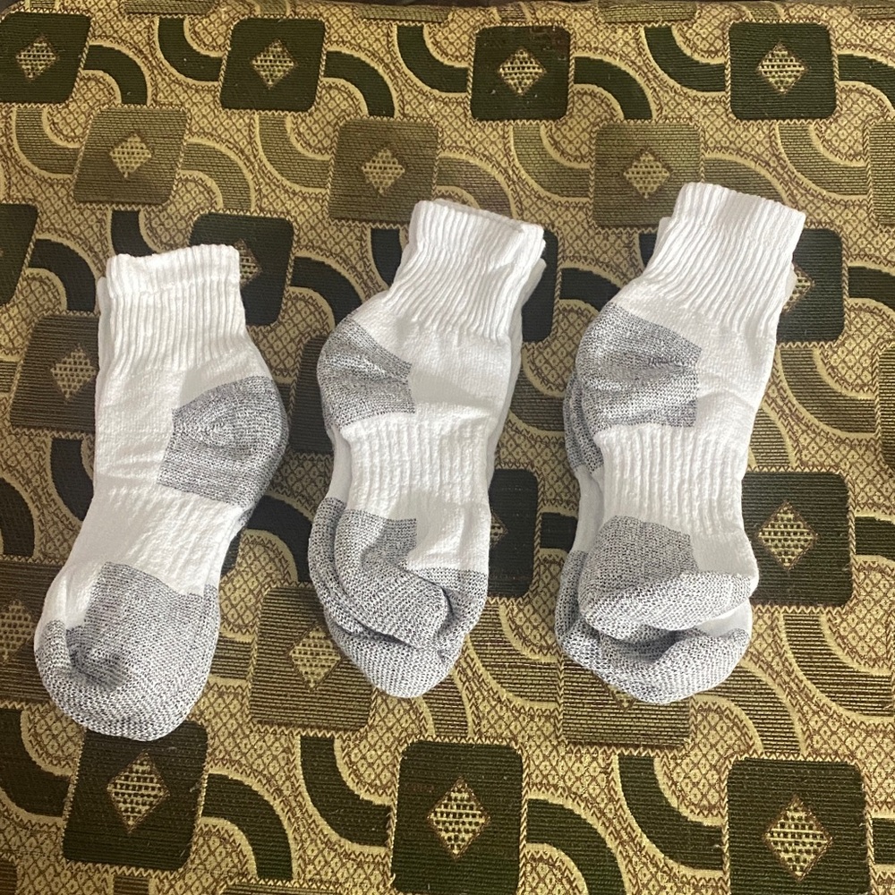 Men’s Cushioned White Crew Socks – Pack of 6 (New)